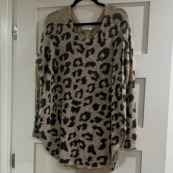 Leopard Print Crew Neck Sweater - Picture 1 of 2